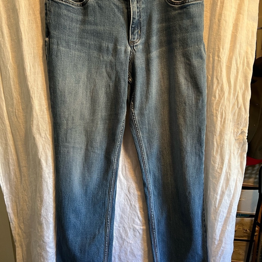 Carhartt Women's Blaine jeans. Original fit. Size 12 short. Rugged flex fit. - Picture 3 of 7